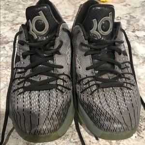 Boys KD NIKE Basketball shoes!